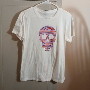 Girls Reebok skull tee - size large